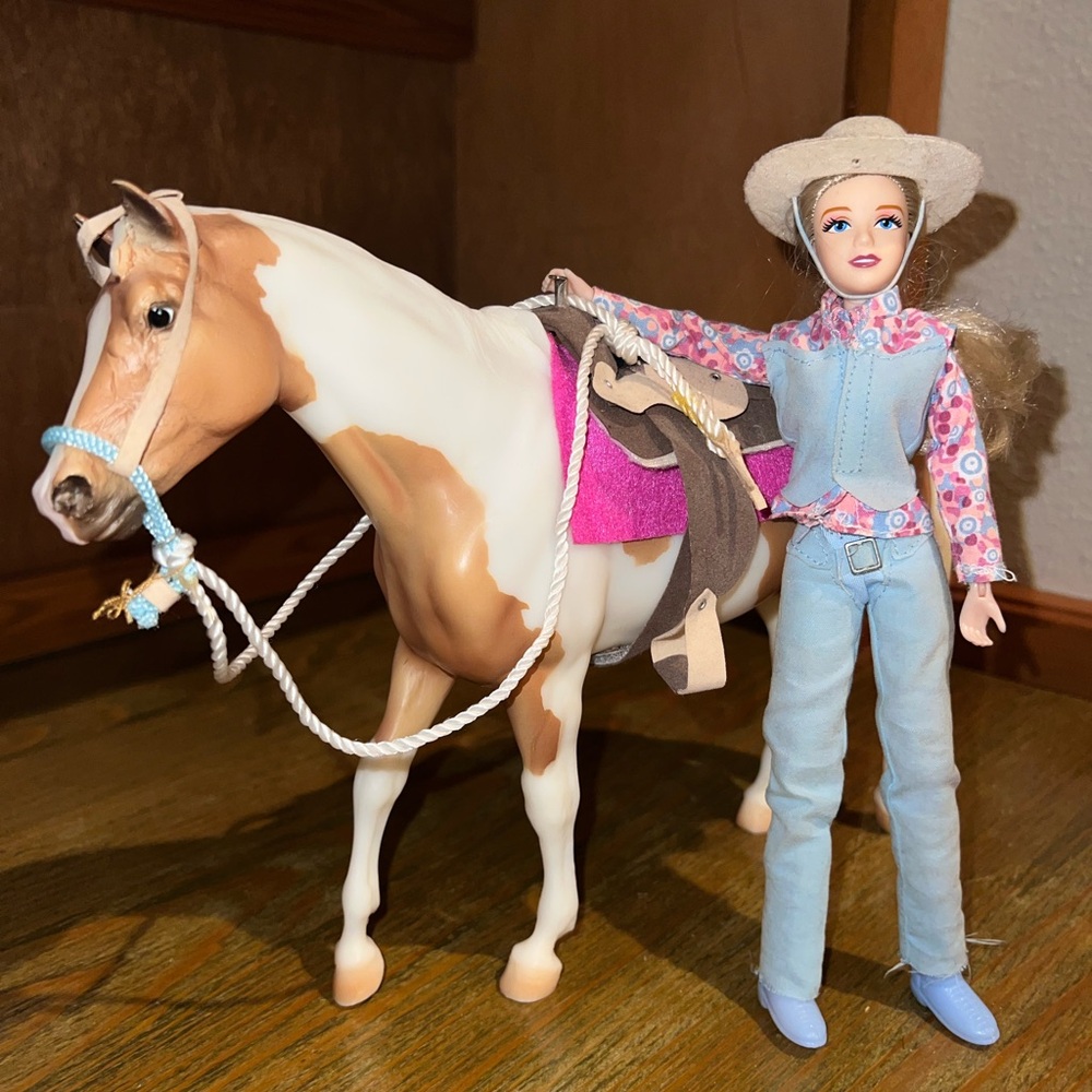 SOLD Breyer Horse Western Set